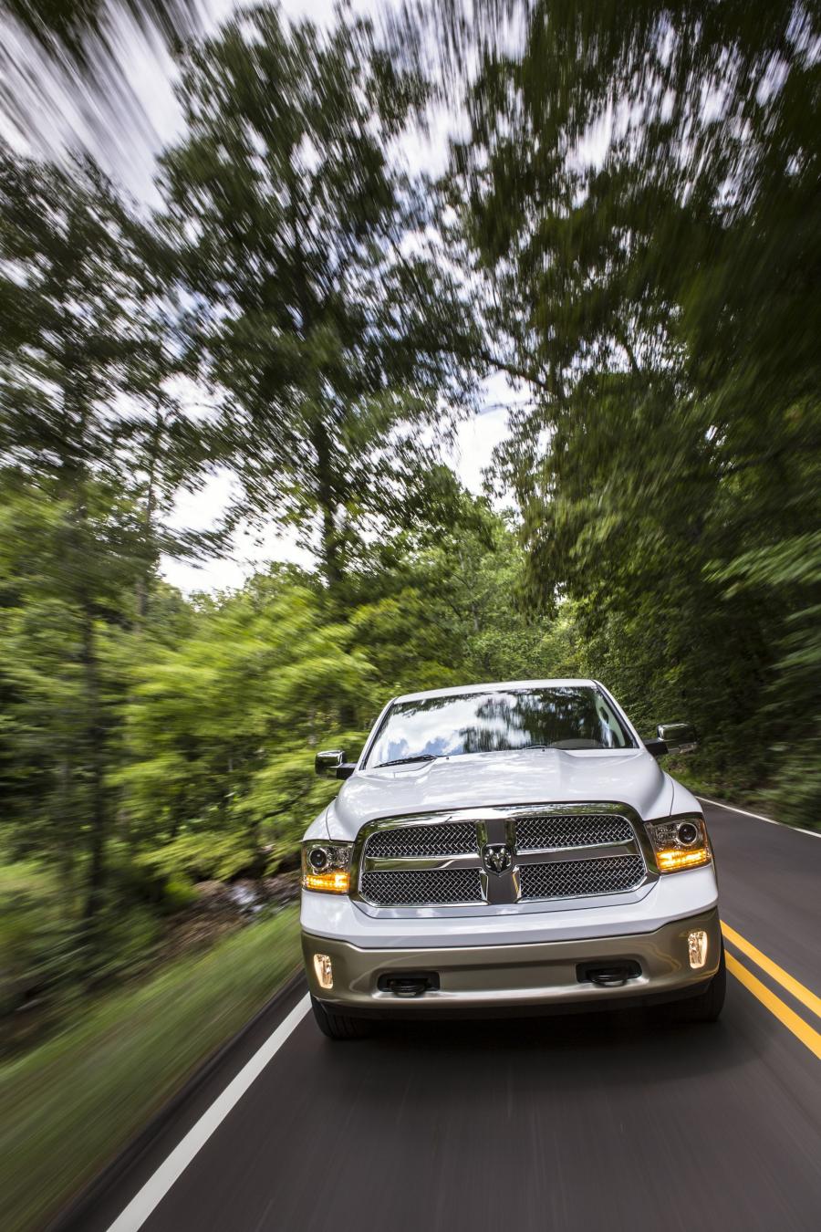  Dodge Ram 1500 Laramie Longhorn Crew Cab 2013 года  (фото 24 из 24)